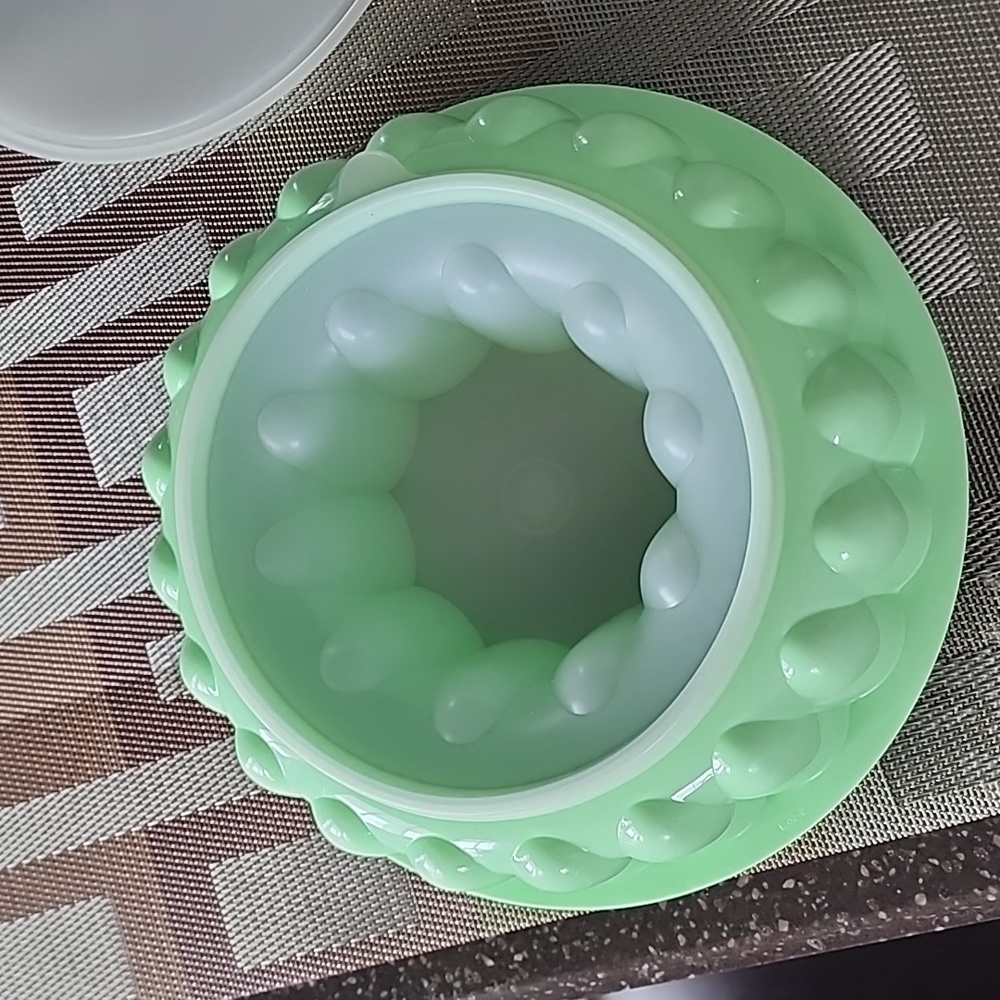 Tupperware Jello Mold...Vintage